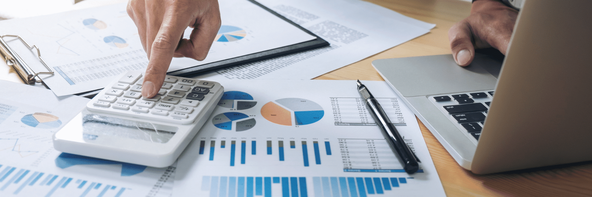 Beitragsbild Finanzbuchhaltung zu dekorativen Zwecken