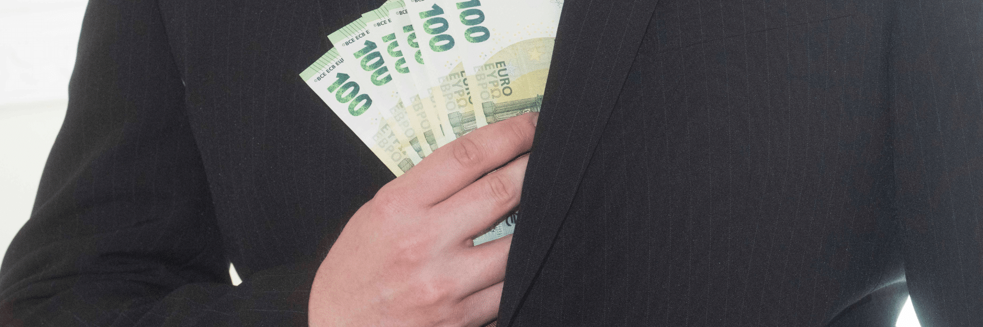 Scheinselbständigkeit – ein gerne angewendetes Mittel, um in wirtschaftlich schlechten Zeiten auf Kosten der Steuerzahler Geld zu sparen.